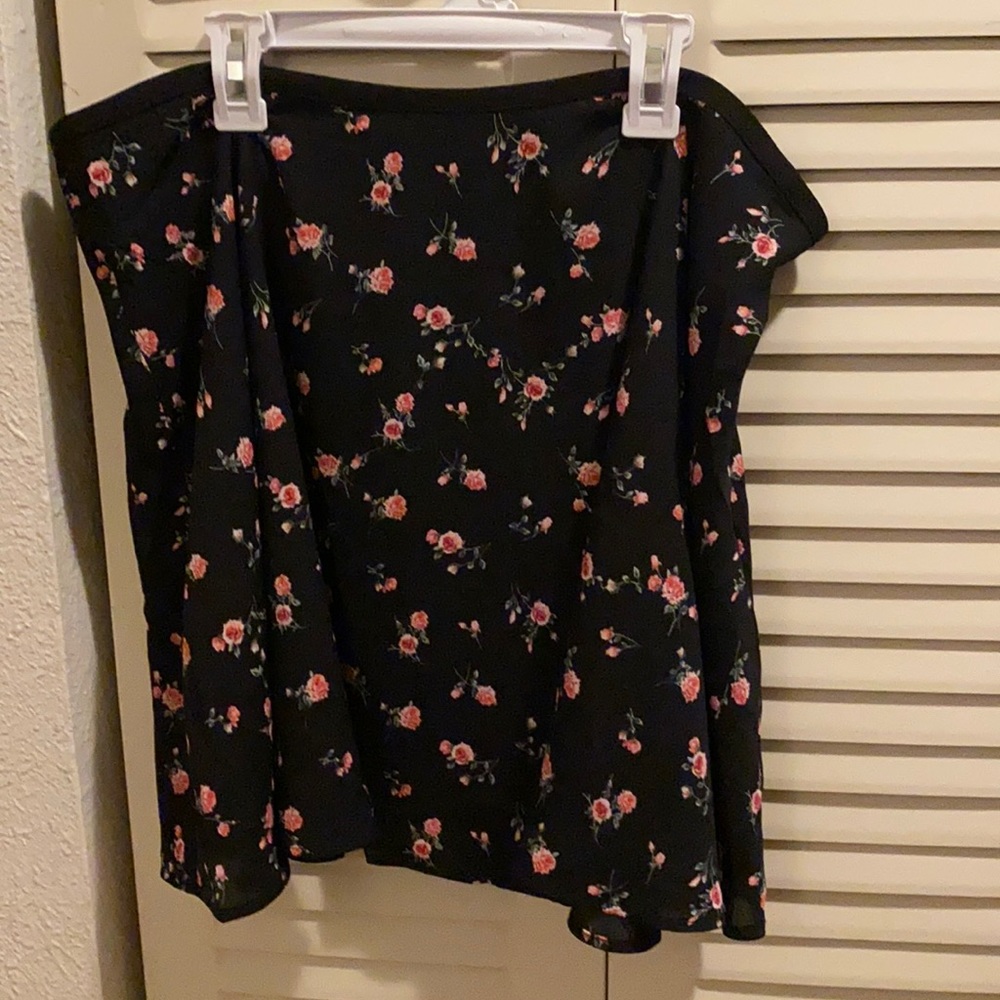 Xl forever 21 rose zip skirt black background